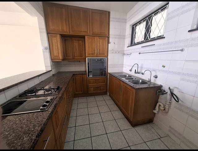 2 BEDROOM APARTMENT FOR SALE IN MARGATE BEACH